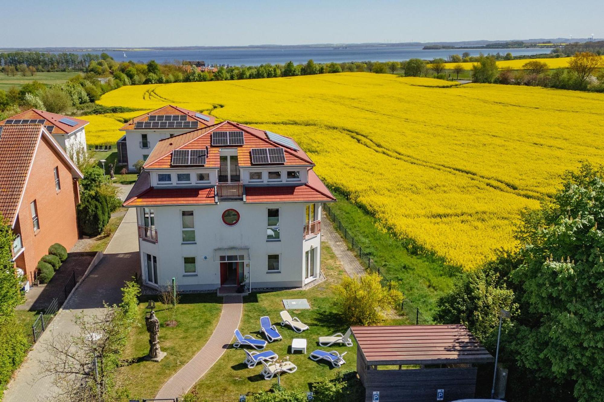 Vier-Winde-Villa Mit Schwimmbad Hohen Wieschendorf Exterior photo